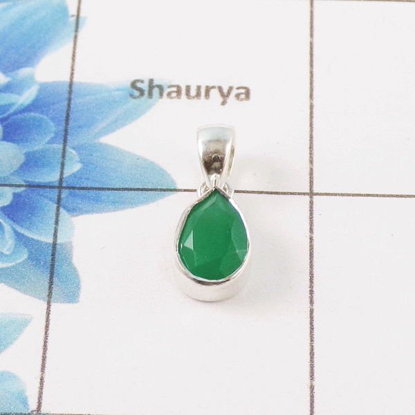 Green Onyx Cut Stone Pendant – 925 Sterling Silver Minimal Elegant Pendant