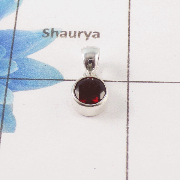 Garnet Cut Stone Pendant – 925 Sterling Silver Timeless Elegant Pendant