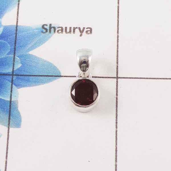 Garnet Cut Stone Pendant – 925 Sterling Silver Timeless Elegant Pendant