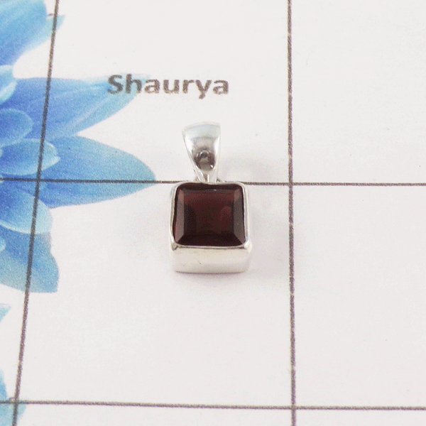 Garnet Cut Stone Pendant – 925 Sterling Silver Timeless Elegant Pendant