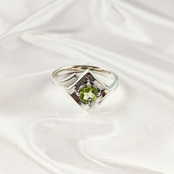Multi Stone Ring in Solid 925 Sterling Silver, Lightweight Casting Ring, Handmade Elegant Jewelry, A6DP04