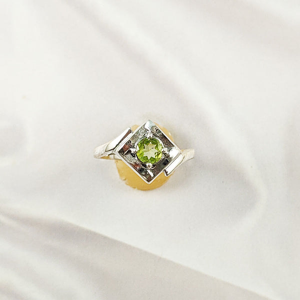 Multi Stone Ring in Solid 925 Sterling Silver, Lightweight Casting Ring, Handmade Elegant Jewelry, A6DP04